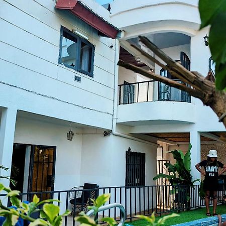 Appartement 2 Chambres Residence Avec Piscine Yaounde Ngoại thất bức ảnh