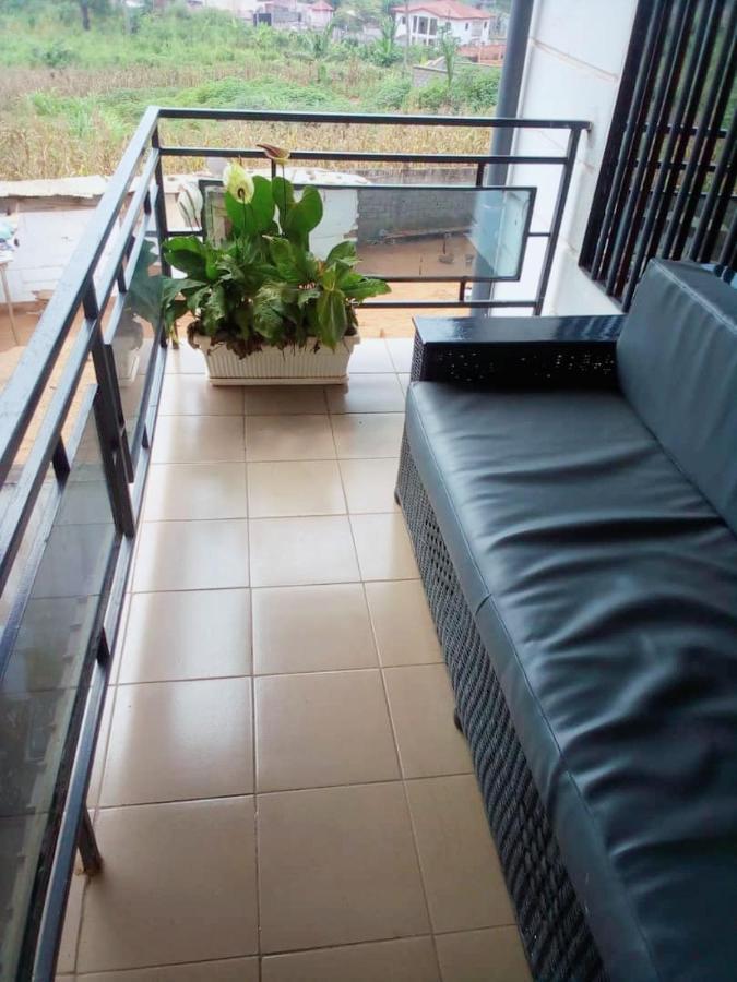 Appartement 2 Chambres Residence Avec Piscine Yaounde Ngoại thất bức ảnh