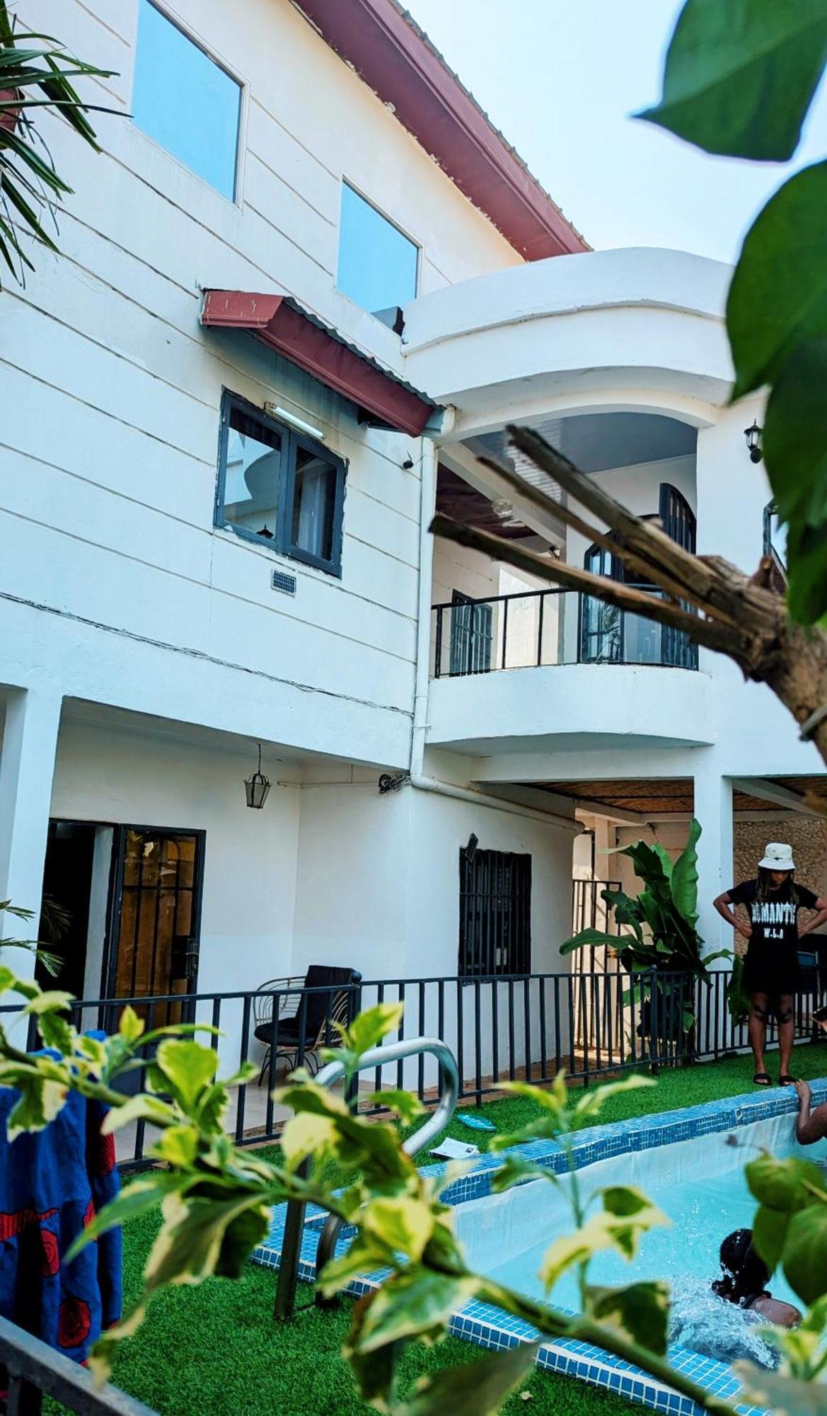 Appartement 2 Chambres Residence Avec Piscine Yaounde Ngoại thất bức ảnh